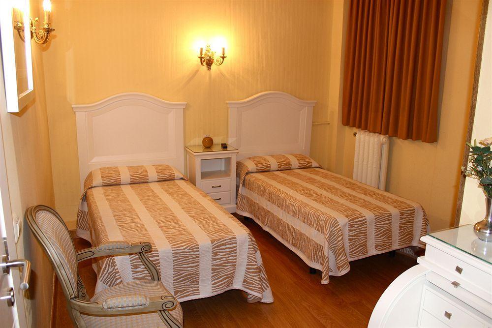 Hostal Montecarlo Madrid Eksteriør bilde