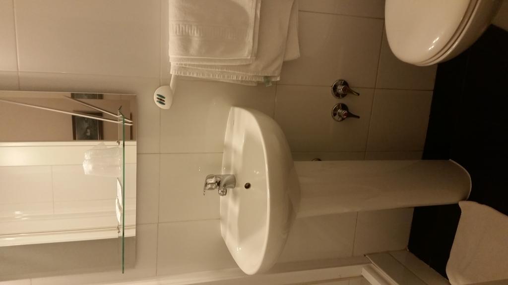 Hostal Montecarlo Madrid Eksteriør bilde