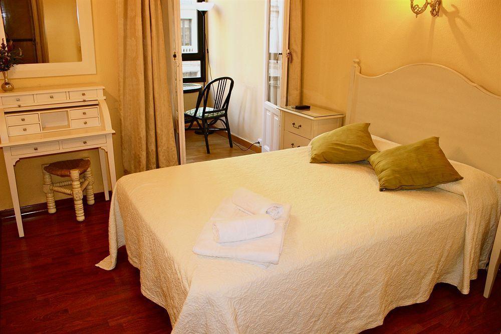 Hostal Montecarlo Madrid Eksteriør bilde