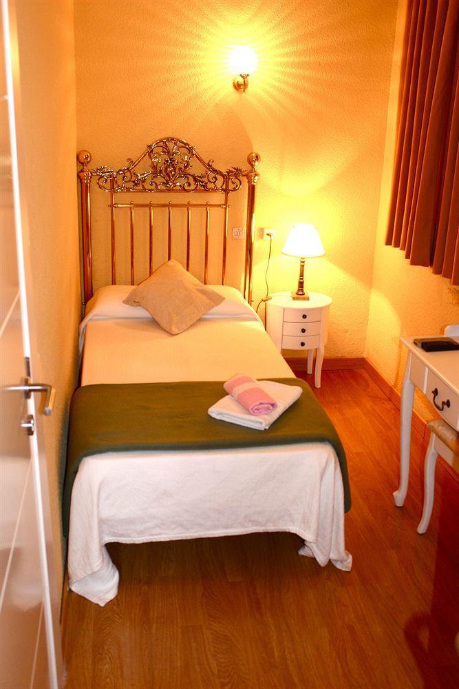 Hostal Montecarlo Madrid Eksteriør bilde
