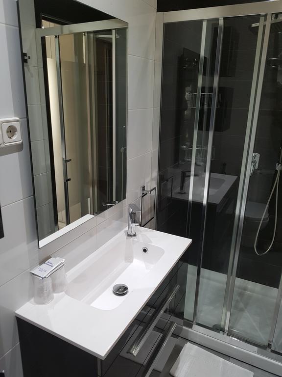 Hostal Montecarlo Madrid Eksteriør bilde